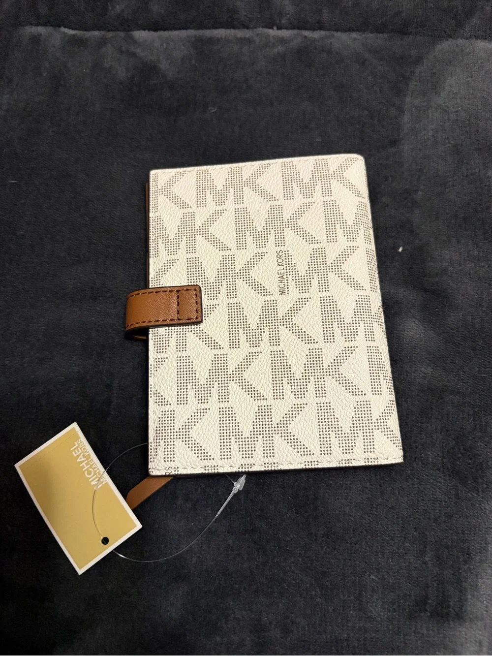 Michael Kors Cream MK Jet Set Passport Wallet